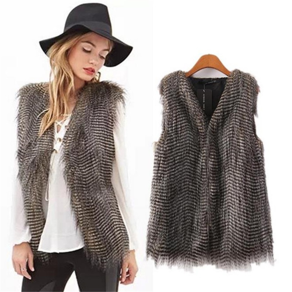 Forever 21 Faux Fur Coat  $22 Sz M Excellent Condition